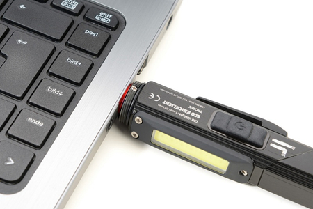 Latarka TROIKA Eco Knicklicht, czarna