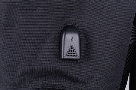 Plecak DONAU TRAVEL Warsaw, 15,6", 23l, USB + kabel, czarny