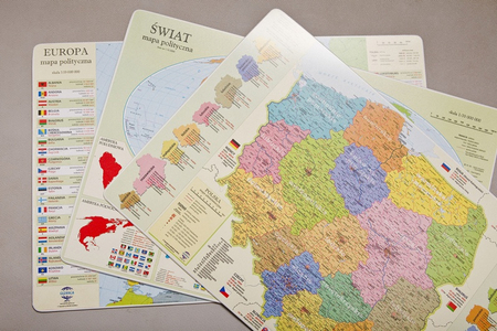Podkładka na biurko GŁOWALA, mapa administracyjna Polski, 58x38cm